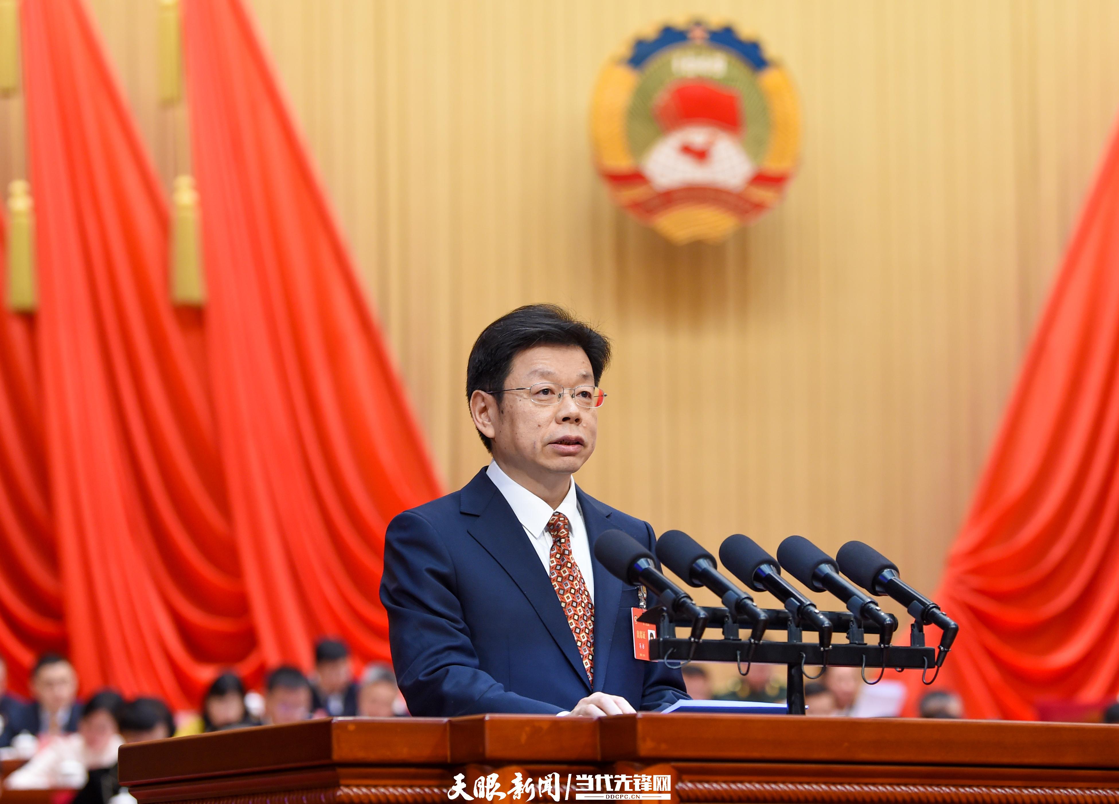 馬杉委員發(fā)言。 貴州日報天眼新聞記者 班浪 攝 (1).JPG